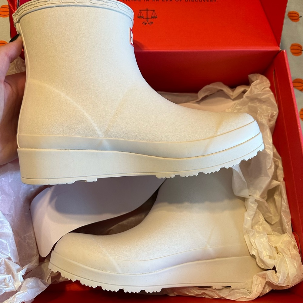 *SOLD* White Sherpa Insulated Hunter Boots